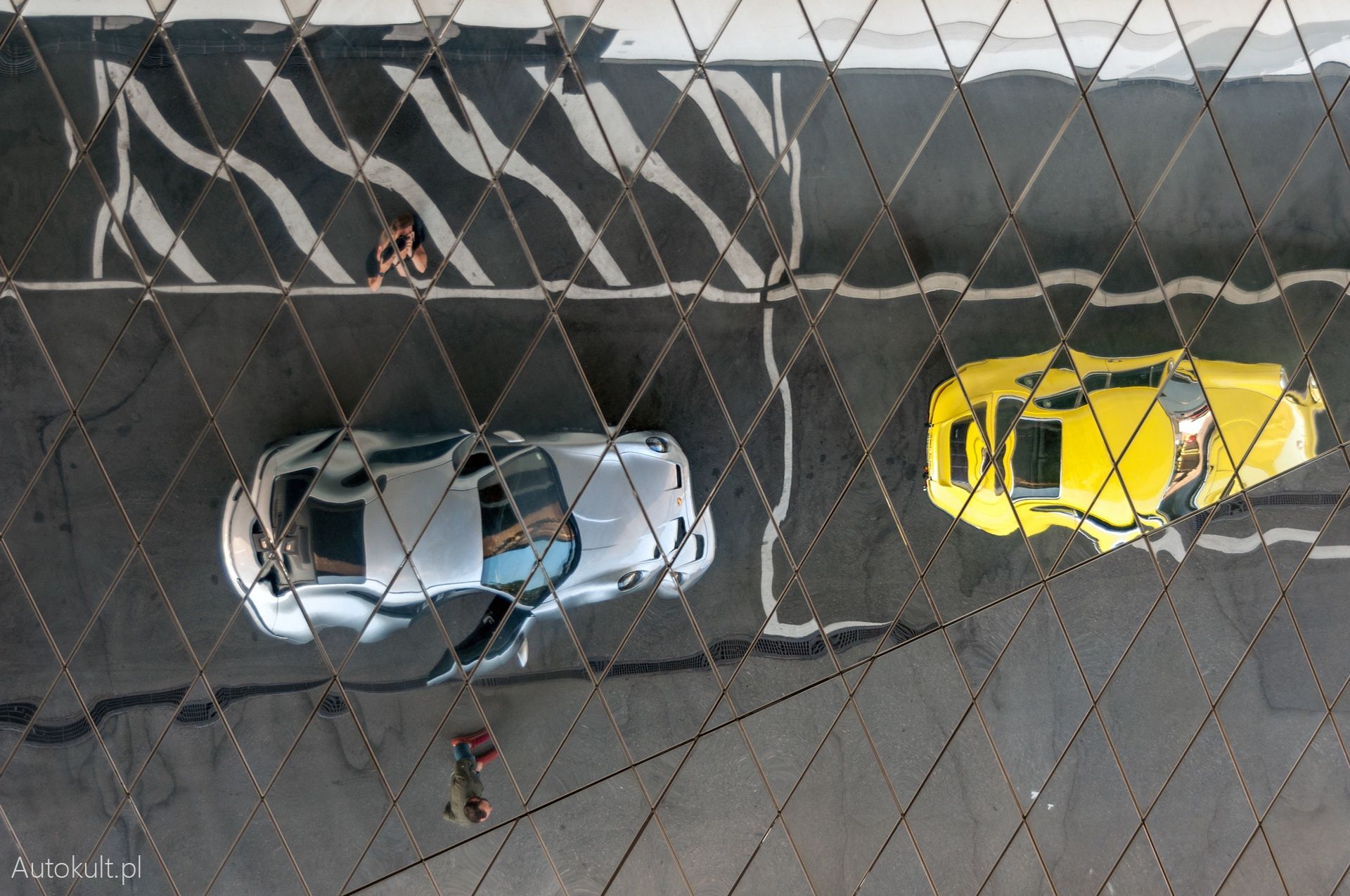 Porsche 911 GT3 Touring vs Porsche 911 Carrera RS 2.7
