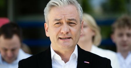 Biedroń o "pakietach sponsorskich": To polityczna korupcja