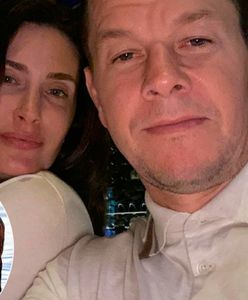 Wahlberg z żoną przyłapani przez paparazzich. Wciąż są zakochani, choć znają się od 20 lat i doczekali się czworga dzieci