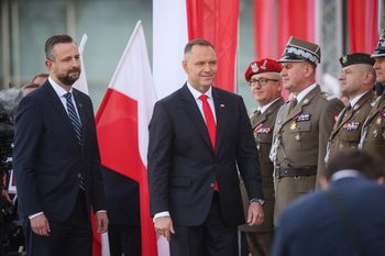 Lawina komentarzy po skandalu na placu Piłsudskiego