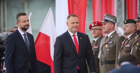 Lawina komentarzy po skandalu na placu Piłsudskiego