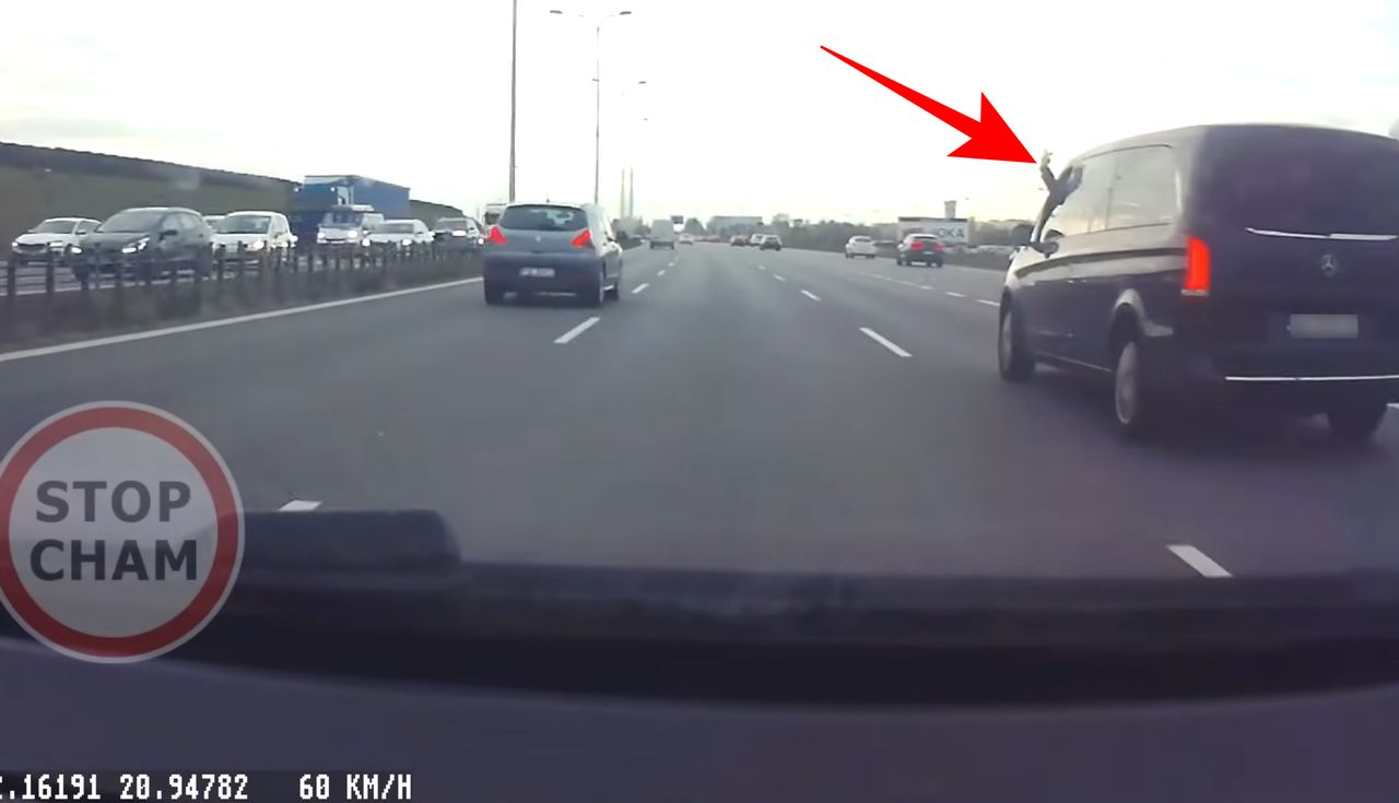 Sceny na S2. Spójrzcie, co wyprawiał kierowca mercedesa