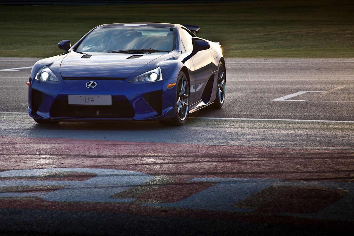 Lexus LFA w Silverstone - konkurs Facebook