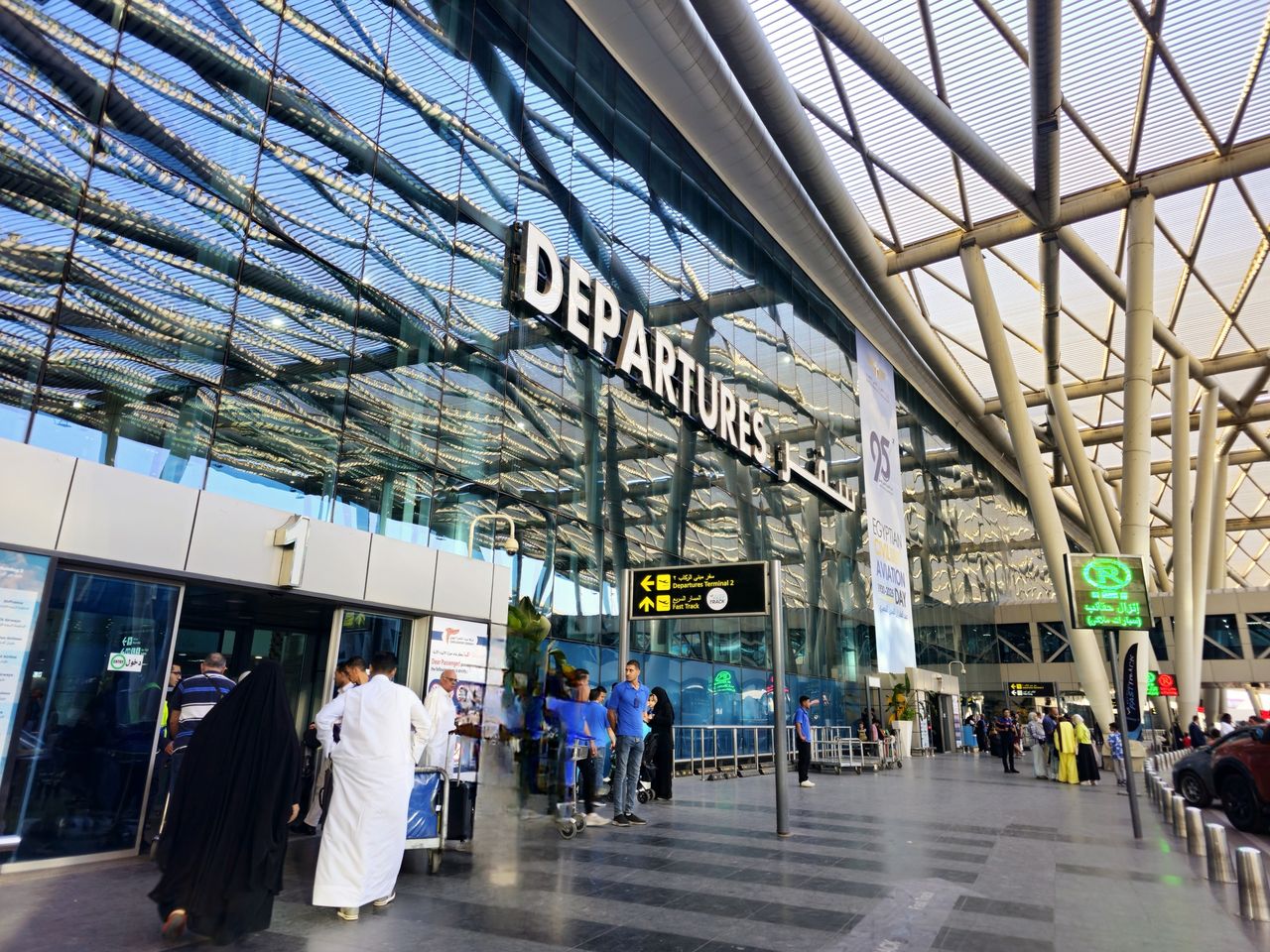 Wezwała turystów do natychmiastowego opuszczenia Egiptu. "Niekoniecznie jest oficjalna polityka"