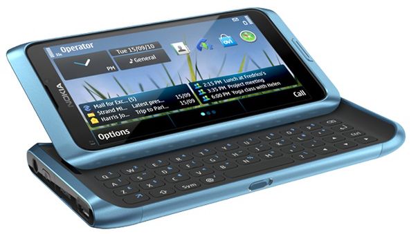 Nokia E7 Communicator w unikatowym niebieskim kolorze 1