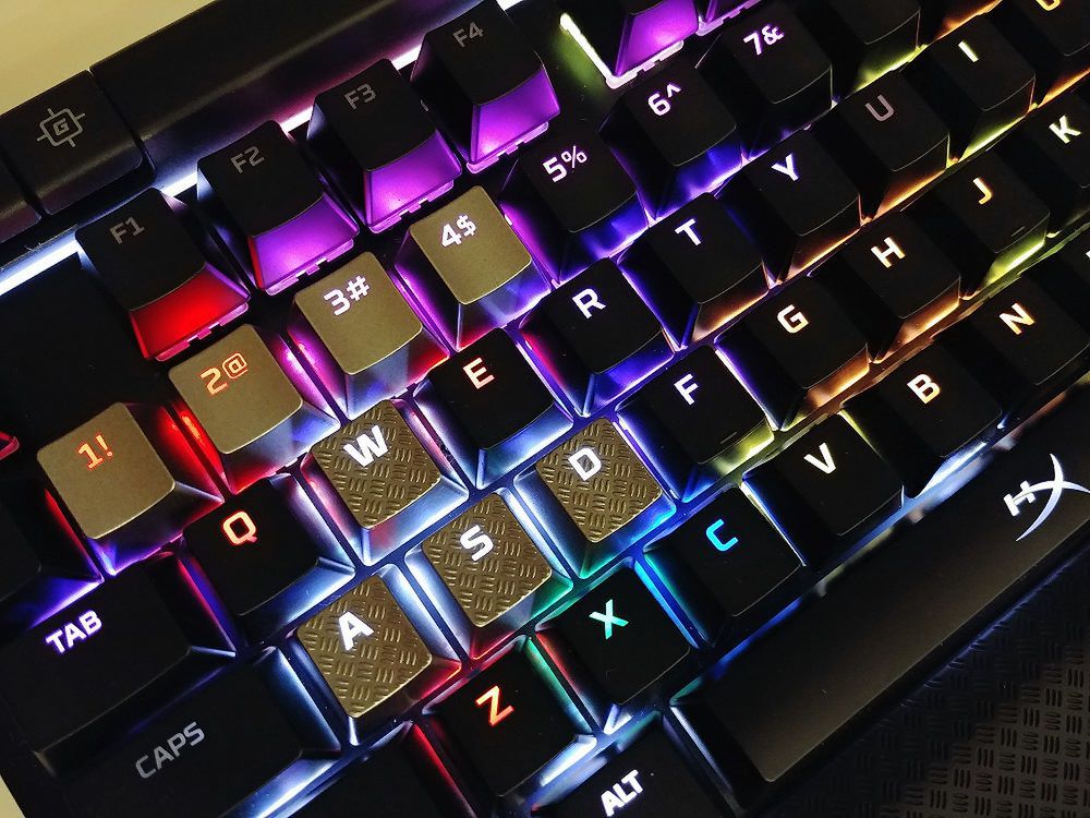 HyperX prezentuje nową klawiaturę dla graczy. Na zdjęciu model Alloy RGB, fot. Oskar Ziomek