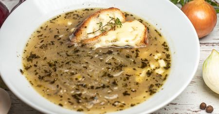 Tania i szybka zupa, którą zajadali się królowie. Idealna na deszczowy dzień