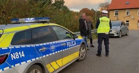 Słupsk: Za szybko i z zakazem. Policjanci zatrzymali 52-latka