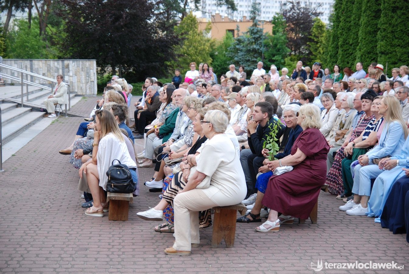 Koncert muzyki chrześcijańskiej na Zazamczu