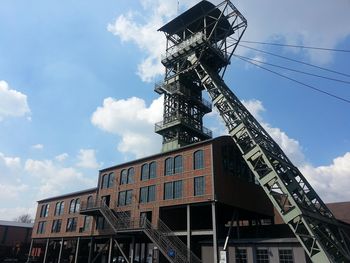 Kopalnia Halemba pod lupą urzędu górniczego. Po tąpnięciu wstrzymano tam wydobycie węgla 1000 metrów pod ziemią. Byli ranni górnicy