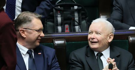 Niebezpieczna gra prawicy [OPINIA]