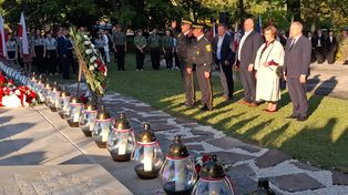 Ostrowiec pamięta o ofiarach egzekucji. 84. rocznicę uczczono poza Rynkiem