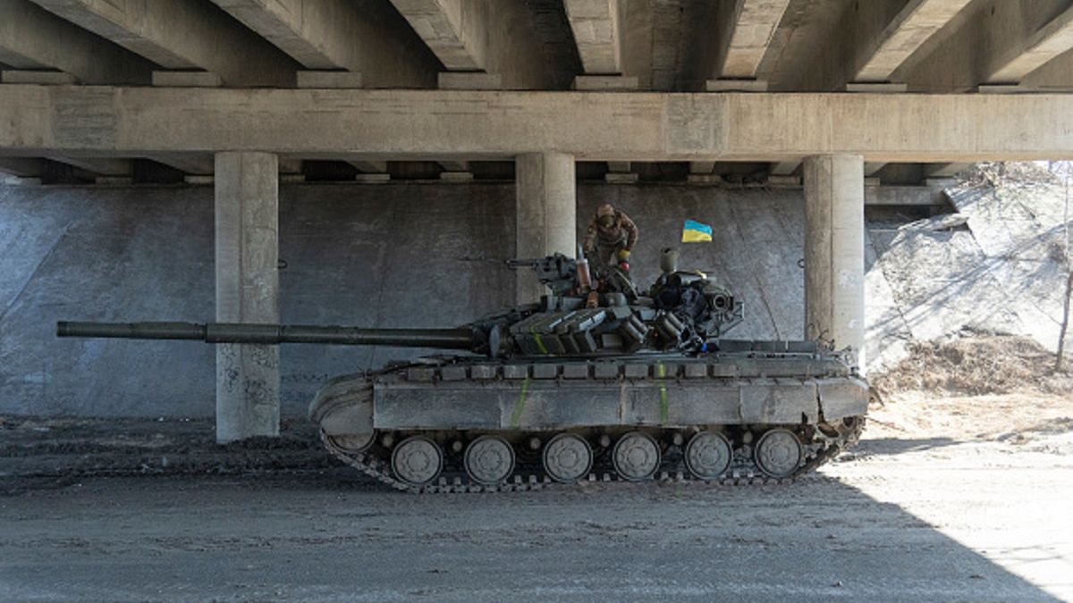 Ukraiński czołg w Browarach pod Kijowem 