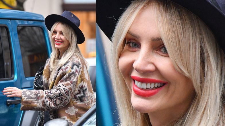 Zadowolona Agnieszka Woźniak-Starak w stylizacji "na włóczykija" mknie zrobić sobie NOWE PAZY