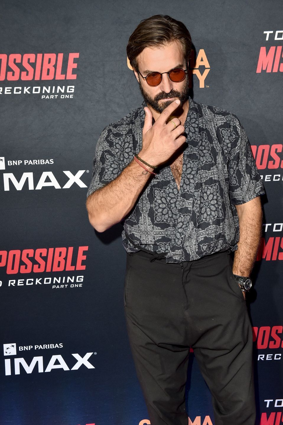 Piotr Stramowski z ukochaną na premierze filmu