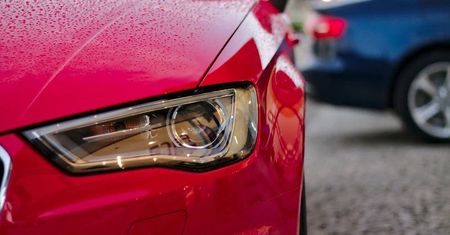 Wsiadł do cudzego auta i pojechał do domu. Swoje zostawił na parkingu