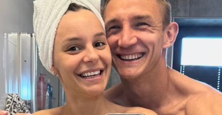 Paulina Rzeźniczak ŚWIECI BRZUCHEM w ostatniej sesji zdjęciowej przed porodem! Jakub Rzeźniczak zrobił się na Jamesa Bonda (FOTO)