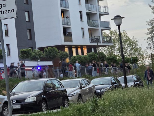 Pożar w bloku, interweniowali strażacy. Zapaliła się pralka (zdjęcia)