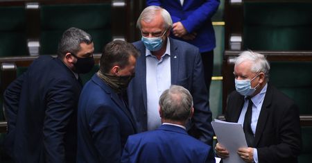 Najnowszy sondaż partyjny. PiS traci samodzielną większość