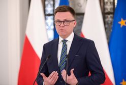 Niespodziewany wpis Hołowni i wolta. Dziwne tłumaczenia z KO