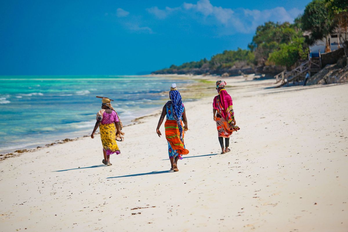 Dzieciom z Zanzibaru znacznie bardziej niż słodycze przydadzą się artykuły szkolne