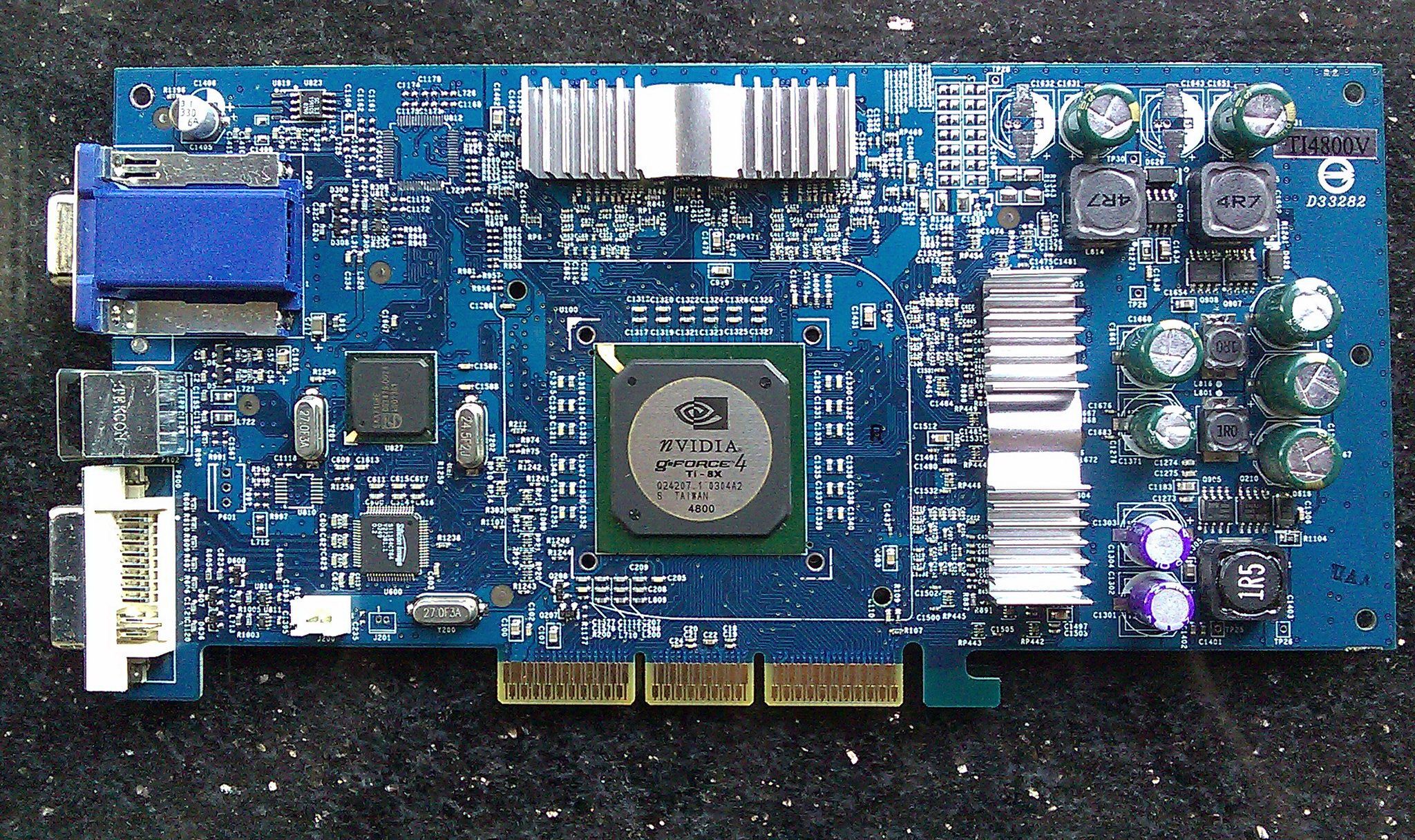 Nvidia GeForce4 Ti 4800.