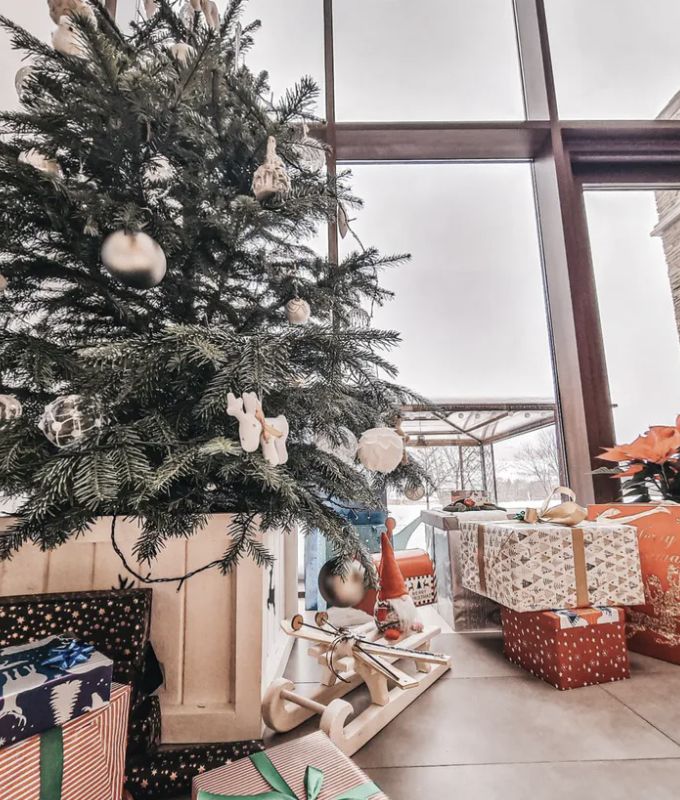 Choinka w salonie Adama Małysza