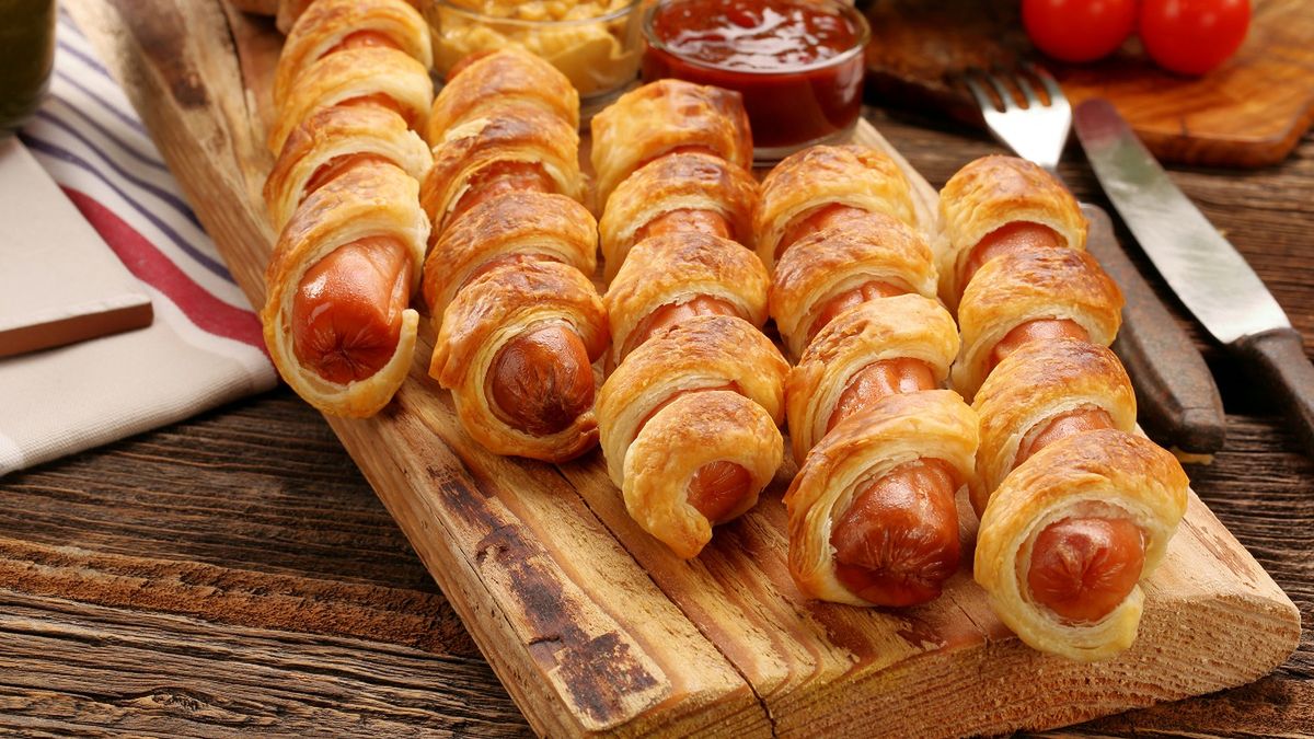 Parówki w cieście francuskim