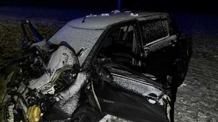 Stegna: Czołowe zderzenie dwóch aut. Trzy osoby ranne