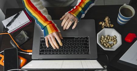Koniec złudzeń: praca zdalna rujnuje produktywność. Tak mówią najnowsze badania