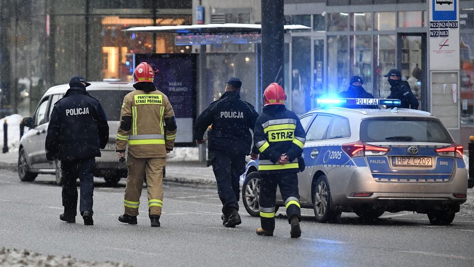 Warszawa. Akcja służb w centrum miasta. Znaleziono porzucony kanister