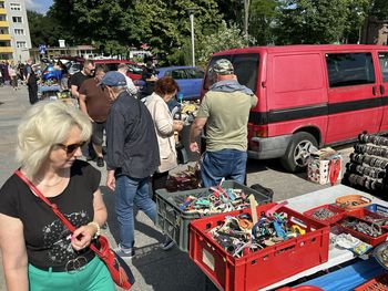 Giełda kolekcjonerska przy Wojewódzkim Domu Kultury w Kielcach. Takie perełki można było tu kupić w sobotę.