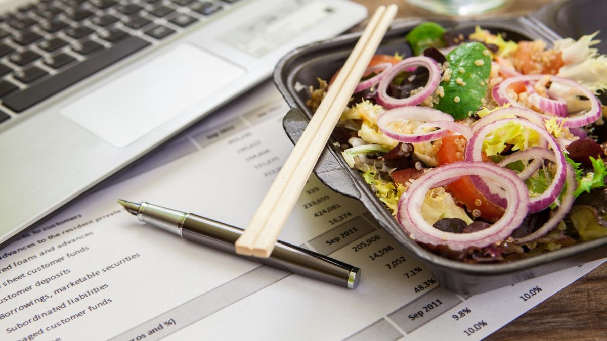 plastikowe naczynia [123rf.com]