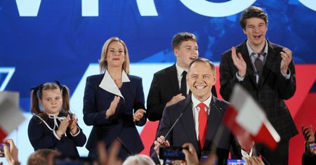 Nauczycielka miała obrazić córkę Nawrockiego. Tak się tłumaczyła
