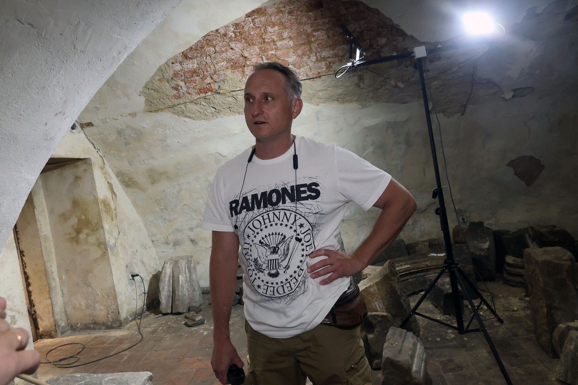 17.08.2025 LEGNICA ZAMEK PIASTOWSKI PIWNICA PIWNICE KAMIENIE FUNDACJA ARCHEO BADANIA KAMIEN HISTORIA INWENTARYZACJA NZ HISTORYK TOMASZ STOLARCZYK DYREKTOR MUZEUM W JAWORZE
 GAZETA WROCLAWSKA
 GAZETA WROCLAWSKA PIOTR KRZYZANOWSKI/POLSKA PRESS GRUPA