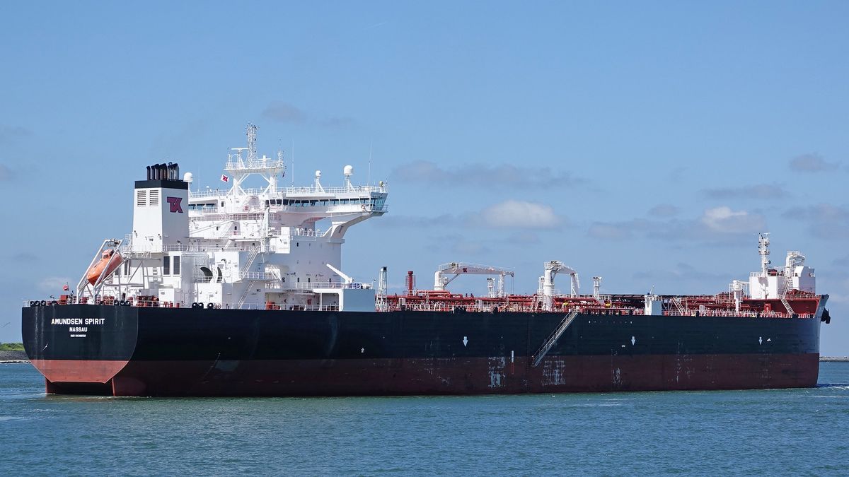 Amundsen Spirit to tankowiec pływający pod banderą z Bahama