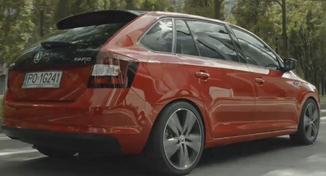 „Korzyści do potęgi max” reklamują Škodę (wideo)