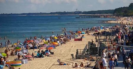 Była 11:56. Taki widok 1 września na plaży w Sarbinowie