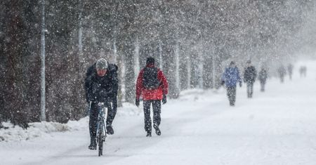 Alerty drugiego stopnia. IMGW ostrzega przed śniegiem