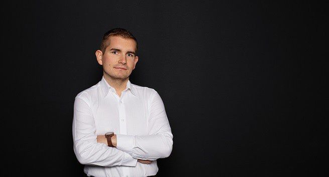 Mateusz Brzeźniak account manager w Arskom