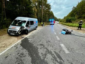 Dębogórze: Tragiczny wypadek motocyklistki. Kobieta zginęła po zderzeniu czołowym z busem
