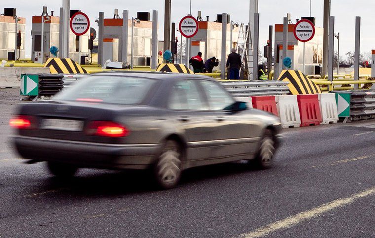Absurdów ciąg dalszy - służby ratunkowe nie wjadą na A4 bez biletu