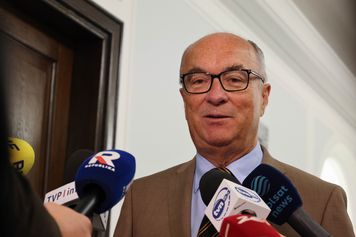 Ruch Nawrockiego ws. kryptowalut. Marszałek komentuje