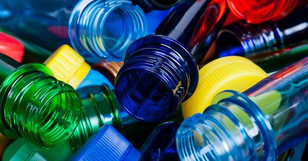 Nowa opłata, tym razem za plastik. Od kiedy będziemy płacić więcej?