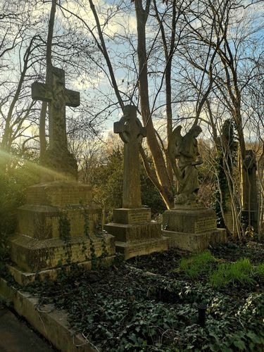 Highgate is one of the more important monuments of the Victorian era.