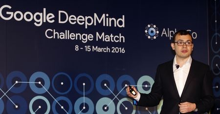 Warszawa. Stypendia od DeepMind na UW, ale tylko dla studentek