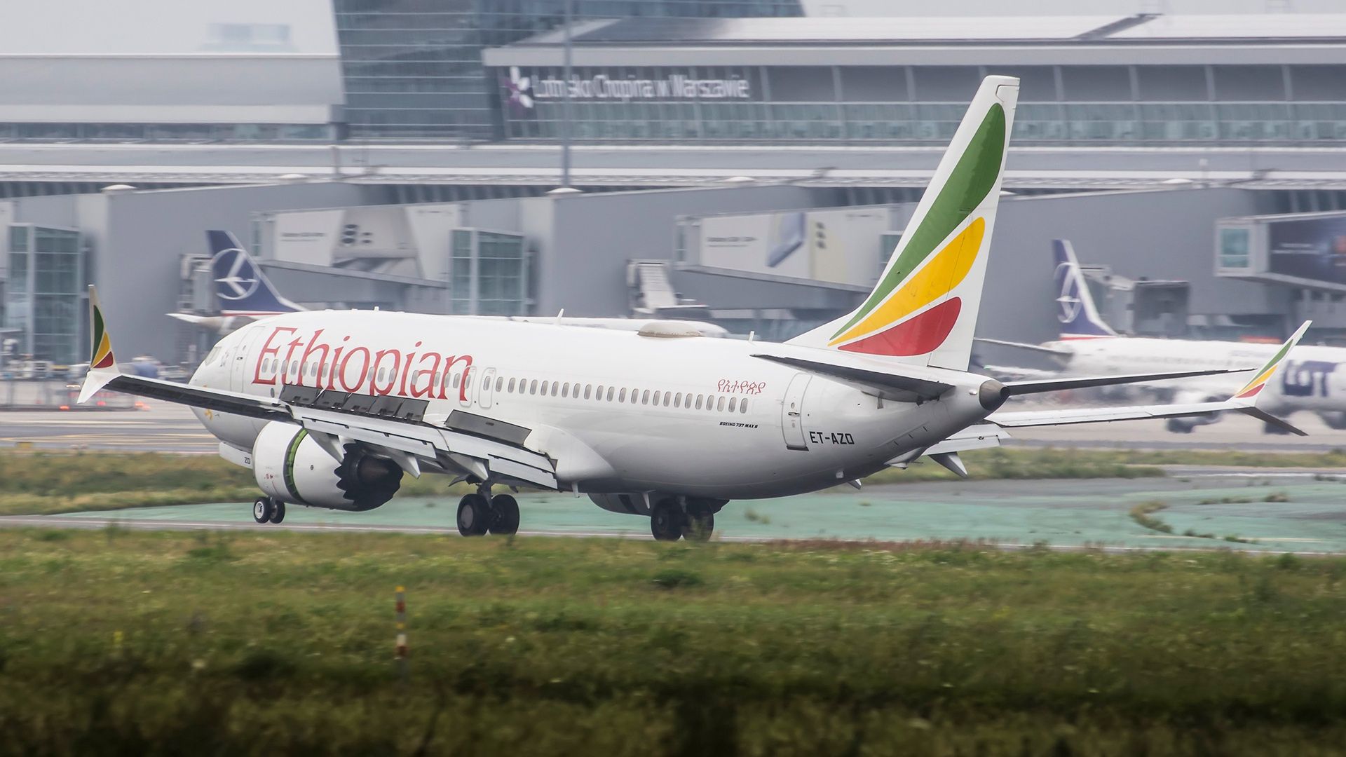 Lądowanie Boeinga 737 MAX 8 linii Ethiopian Airlines w Warszawie