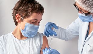 Znaczki dla zaszczepionych pracowników w firmie na Pomorzu. Zwalniały z masek