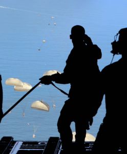 "Należy wywierać presję". Holandia wznowi zrzuty pomocy nad Gazą