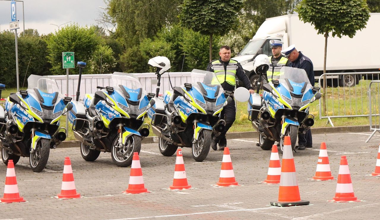 Najlepsi policjanci ruchu drogowego z Wielkopolski rywalizowali w Śremie w finale Ogólnopolskiego Konkursu "Policjant Ruchu Drogowego"